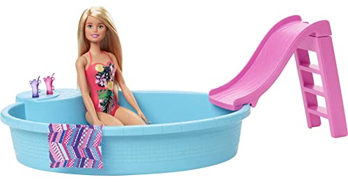 Barbie Mobilier Coffret poupée blonde en maillot de bain et sa piscine, Avec toboggan, Serviette et verres de cocktail, Jouet pour enfant, GHL91